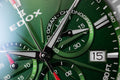 Edox Herenhorloge - Grand Ocean Chronograaf met groene wijzerplaat, datumweergave en subdials. Luxe Swiss Made duikhorloge voor heren.
