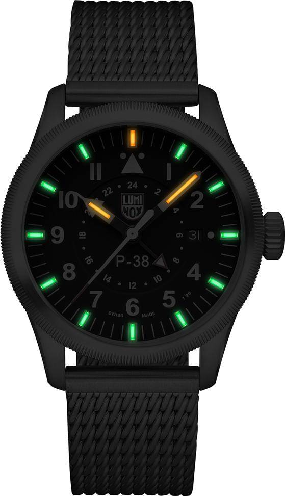 Luminox P-38 GMT Herenhorloge 44mm Serie 9520 met zwart wijzerplaat, datumweergave en roestvrijstalen mesh band, Swiss Made design.