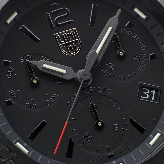 Luminox Pacific Diver Herenhorloge 44mm met zwarte wijzerplaat, datumvenster en chronograaf, geschikt voor 200 meter duiken.