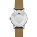 Achterzijde van de Alpina Heritage Automatic AL-520BG3SH6 heren horloge met zichtbare gravure en Swiss Made markering, lederen band bevestigd.
