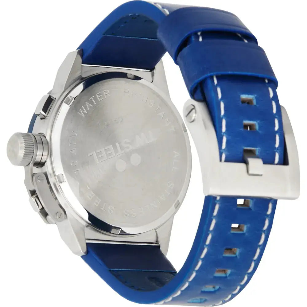 TW Steel Canteen CS122 Herenhorloge 45mm Redbull met blauwe lederen band en zilverkleurige gesp, achterkant van de kast zichtbaar.